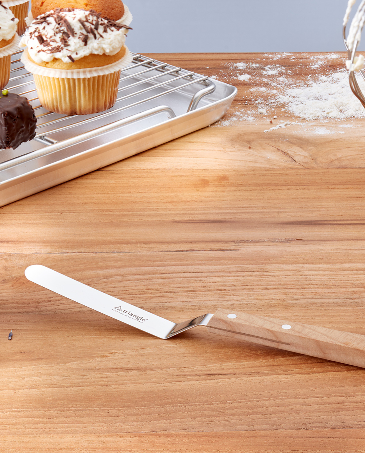 31 523 09 00_3252309_v04_web.jpg Confiseriepalette gewinkelt, Kirschbaum 9cm (ehem. 32 523 09 00)